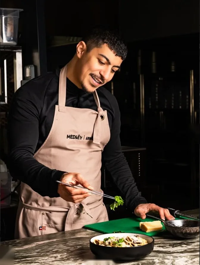 Chef Mohamed Si en cuisine